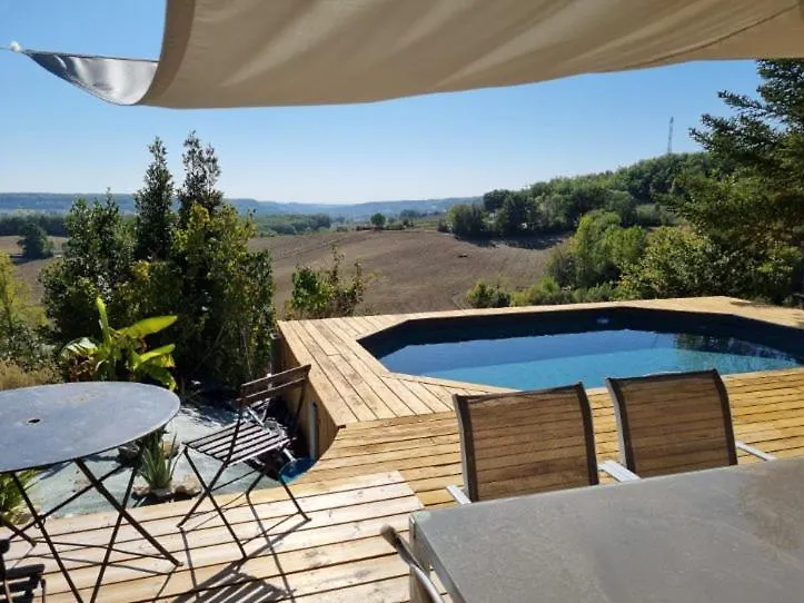 Gite Avec Piscine Vue Sur Montcuq Saint-Daunes 0*,  France